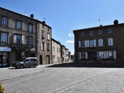 Photo paysage et monuments, Saint-Amant-Tallende - le Village