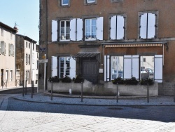 Photo paysage et monuments, Saint-Amant-Tallende - le Village