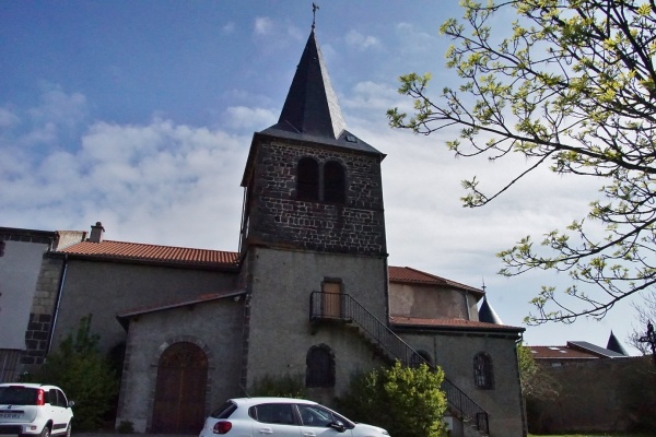 Photo Saint-Genès-Champanelle - église Saint genès