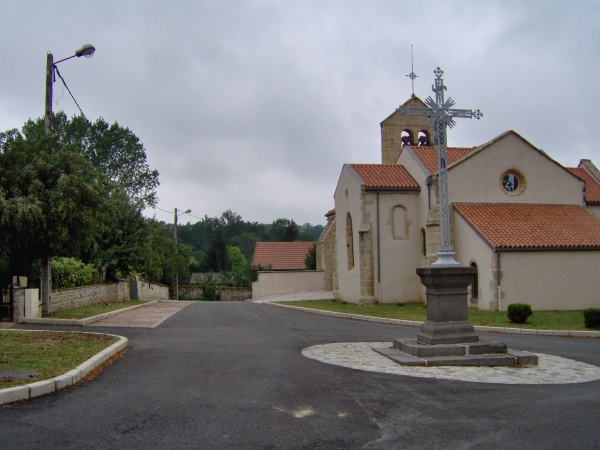 Photo Saint-Maigner - église de saint-Maigner