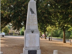 Photo paysage et monuments, Saint-Martin-des-Plains - Monument aux Morts