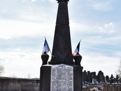 Photo paysage et monuments, Saint-Pierre-le-Chastel - le Monument Aux Morts