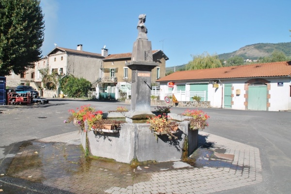 Photo Saint-Vincent - la fontaine