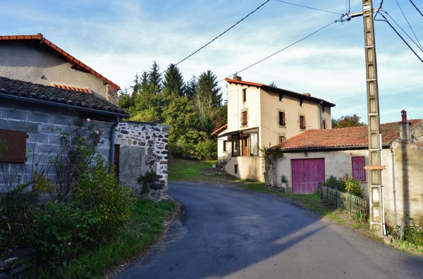 Photo Sallèdes - Le Village