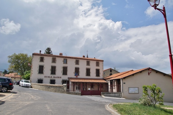 Photo Sauvagnat-Sainte-Marthe - La Mairie