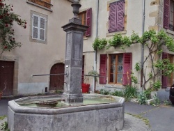 Photo paysage et monuments, La Sauvetat - la Fontaine