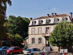 Photo paysage et monuments, Thuret - La Mairie