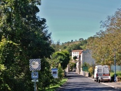 Photo paysage et monuments, Tourzel-Ronzières - Entrée du Village