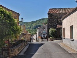 Photo paysage et monuments, Tourzel-Ronzières - Rue du Village