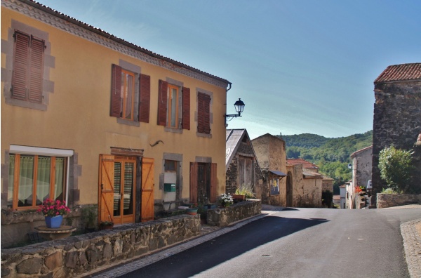 Photo Tourzel-Ronzières - Rue du Village