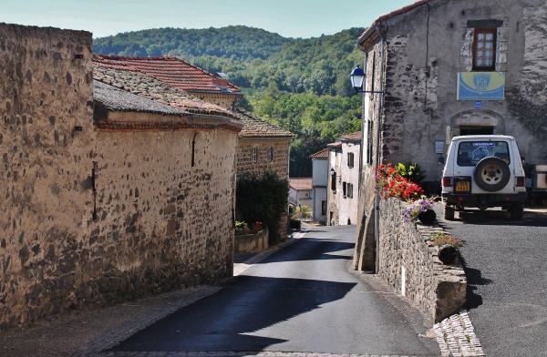 Photo Tourzel-Ronzières - Rue du Village