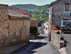 Photo paysage et monuments, Tourzel-Ronzières - Rue du Village