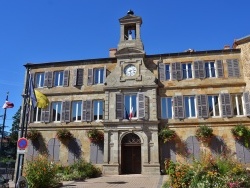 Photo paysage et monuments, Vic-le-Comte - Hotel-de-Ville