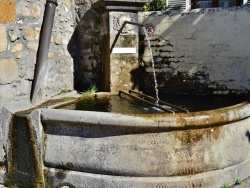 Photo paysage et monuments, Vic-le-Comte - Fontaine