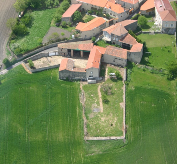 La croix de Nazareth a Vodable vue d'hélicoptère (2006)