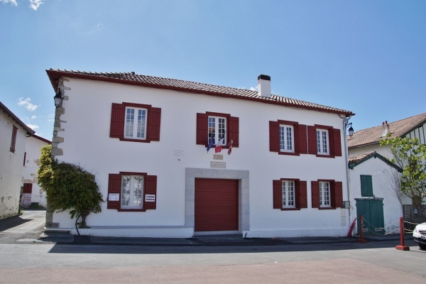 Photo Arbonne - la Mairie