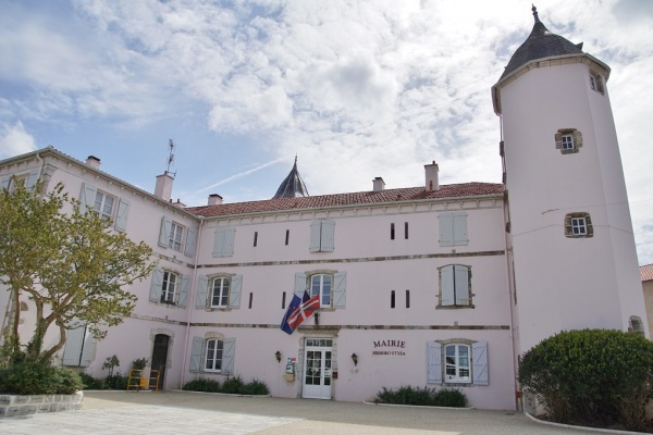 Photo Bardos - La Mairie