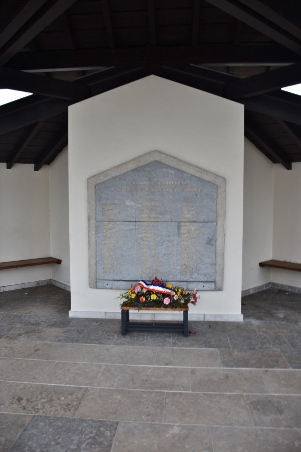 Photo Bellocq - le monument aux morts