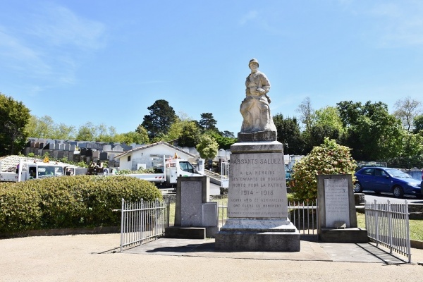 le Monument Aux Morts