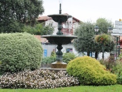 Photo paysage et monuments, Cambo-les-Bains - la fontaine