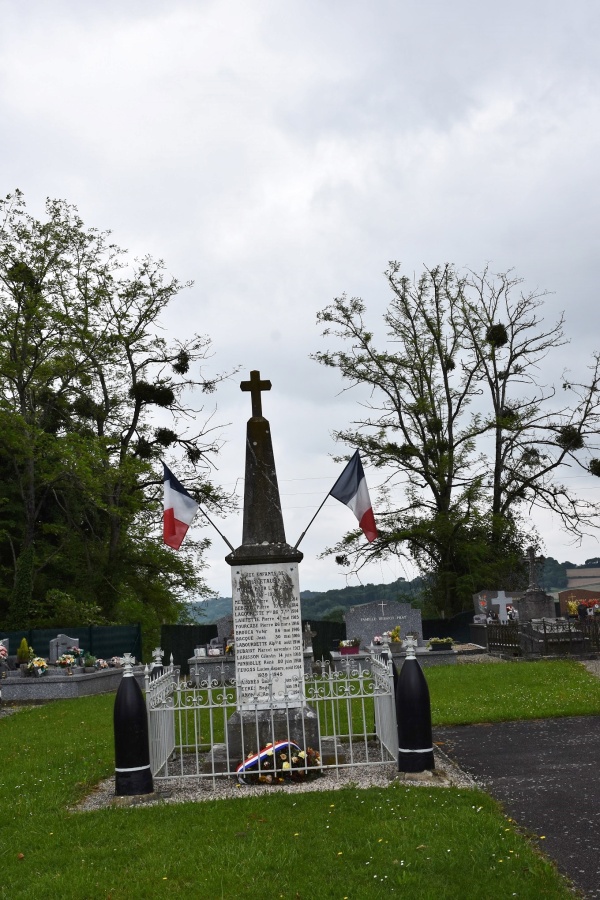 Photo Hagetaubin - le monument aux morts