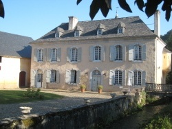Photo paysage et monuments, Pontacq - Château Meyracq façade sud
