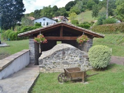 Photo paysage et monuments, Saint-Pée-sur-Nivelle - le lavoir