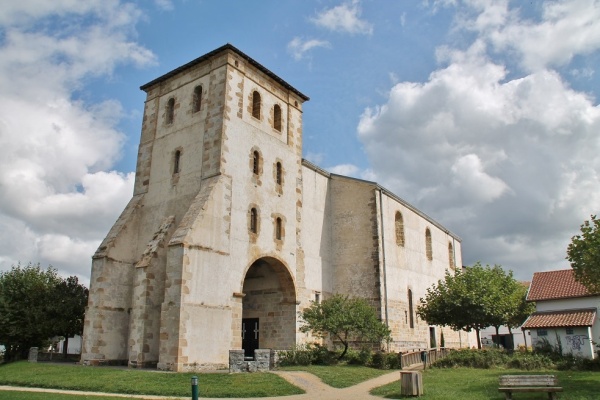 Photo Saint-Pée-sur-Nivelle - église Saint Pierre