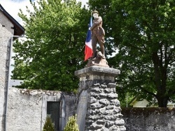 Photo paysage et monuments, Bizous - le Monument Aux Morts