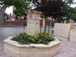 Photo paysage et monuments, Bages - la fontaine