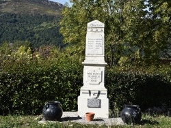 Photo paysage et monuments, La Bastide - le monument aux morts