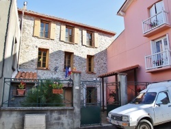 Photo paysage et monuments, Clara - la mairie