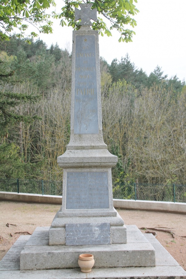 Photo Coustouges - le monument aux morts