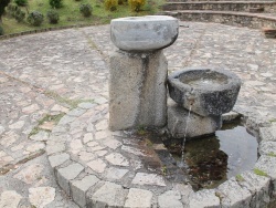 Photo paysage et monuments, Montbolo - la fontaine