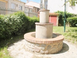 Photo paysage et monuments, Saint-Jean-Lasseille - la fontaine