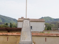 Photo paysage et monuments, Serralongue - le monument aux morts