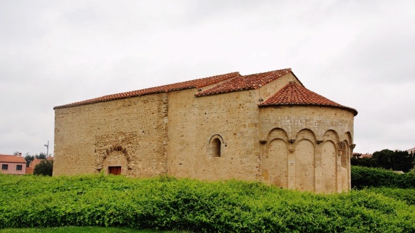 Photo Villeneuve-de-la-Raho - L'église