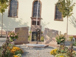 Photo paysage et monuments, Bischwihr - Monuments Aux Morts