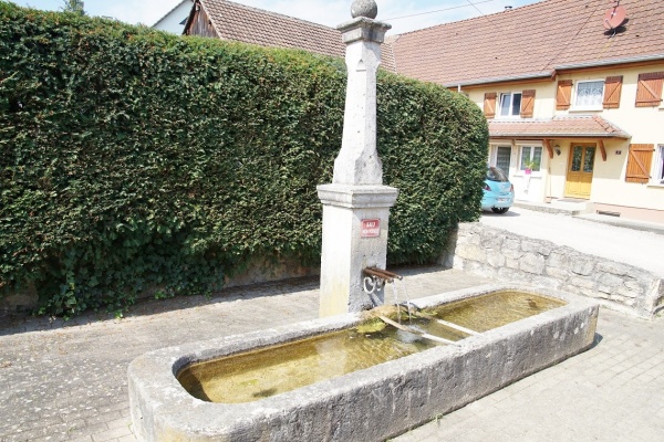 Photo Bouxwiller - la fontaine