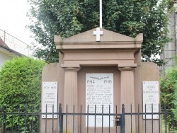 Photo paysage et monuments, Courtavon - le monument aux morts