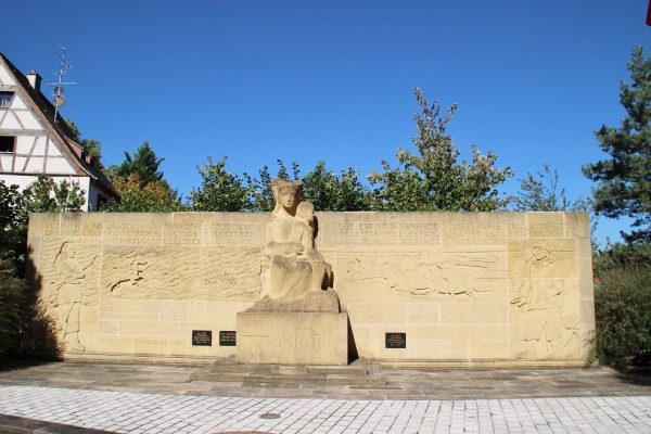 Photo Ensisheim - le monument aux morts
