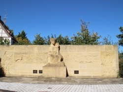 Photo paysage et monuments, Ensisheim - le monument aux morts