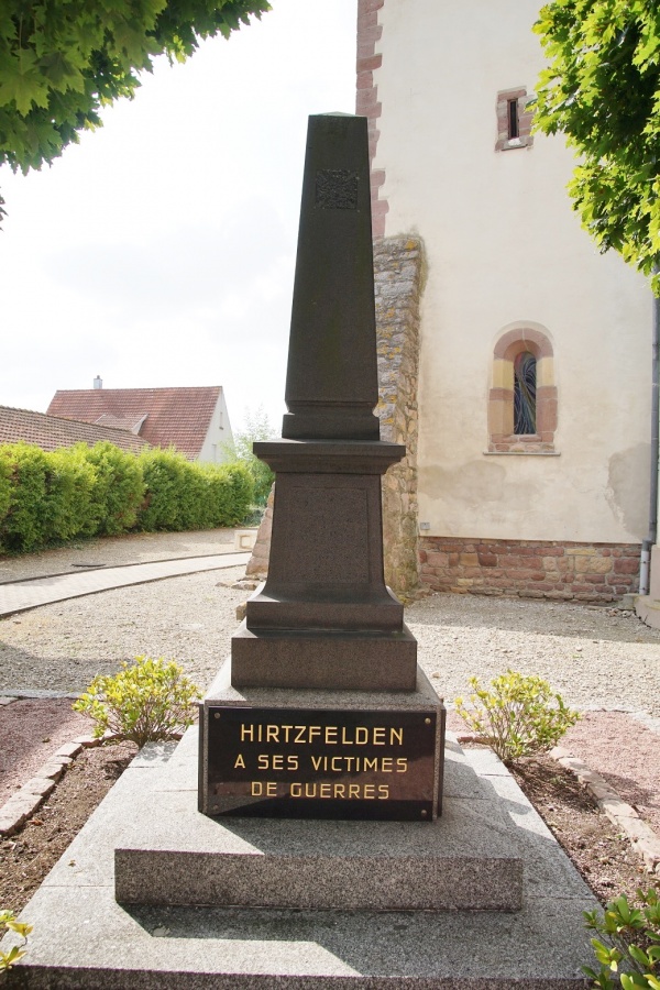 Photo Hirtzfelden - le monument aux morts