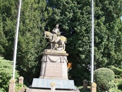 Photo paysage et monuments, Illfurth - le monument aux morts