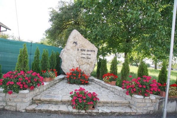 Photo Moernach - le monument aux morts