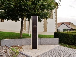 Photo paysage et monuments, Niffer - le Monument-aux-Morts