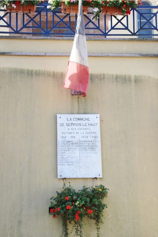 Photo Seppois-le-Haut - le monument aux morts