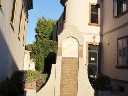 Photo paysage et monuments, Weckolsheim - le monument aux morts