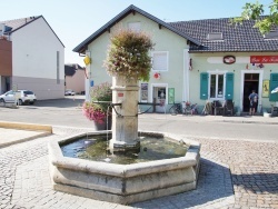 Photo paysage et monuments, Zillisheim - la fontaine