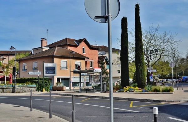 Photo Charbonnières-les-Bains - La Commune